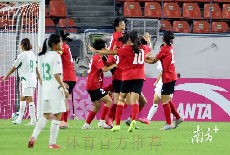 全国女足联赛广东赛区开赛 一睹众国脚风采